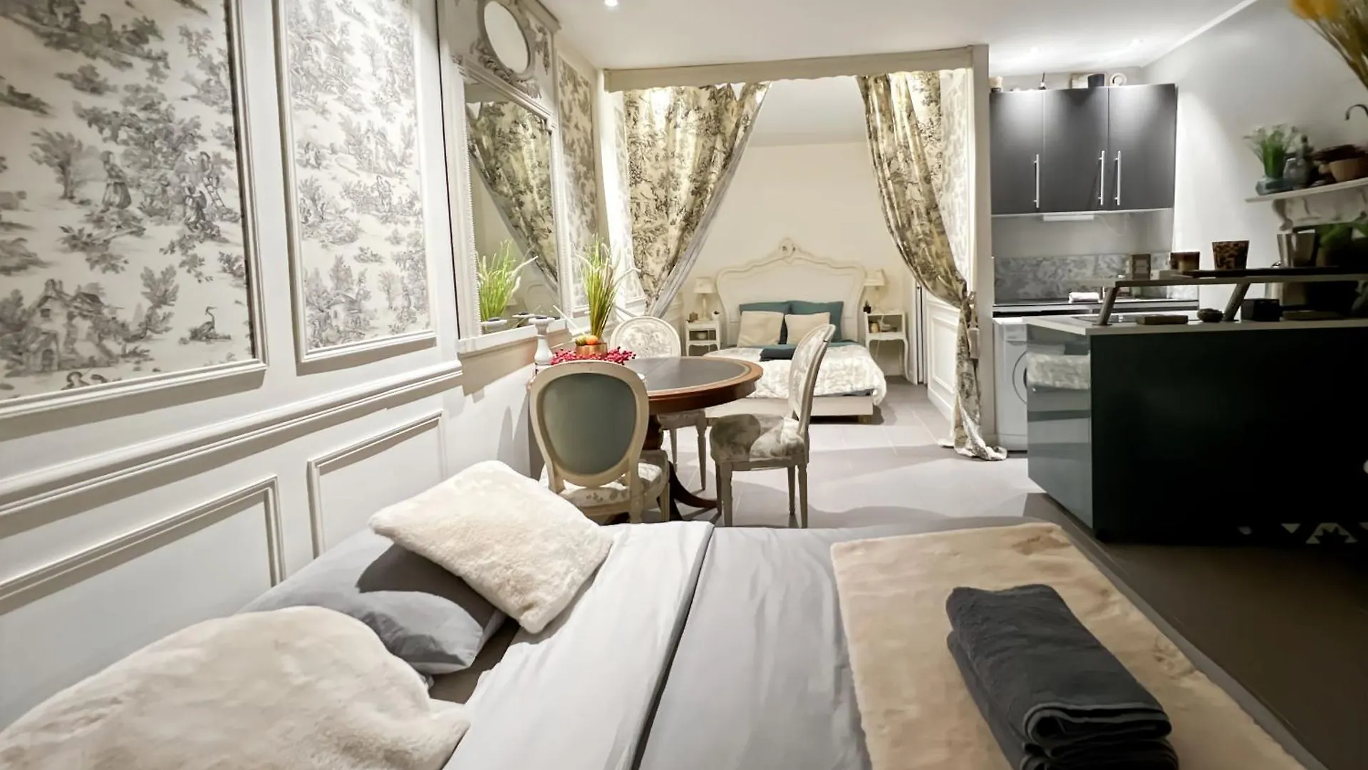 Gare Du Nord & Canal St-martin Apartment Paris